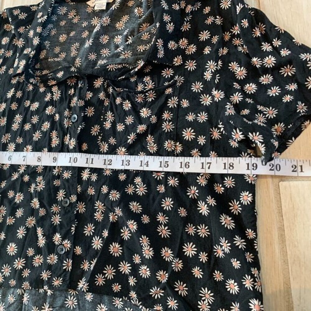 American Eagle Crop Button Down Top - image 7